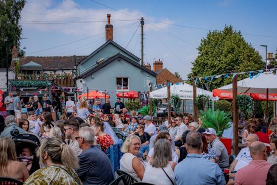 A night at The Blue Bell, Stoney Stanton